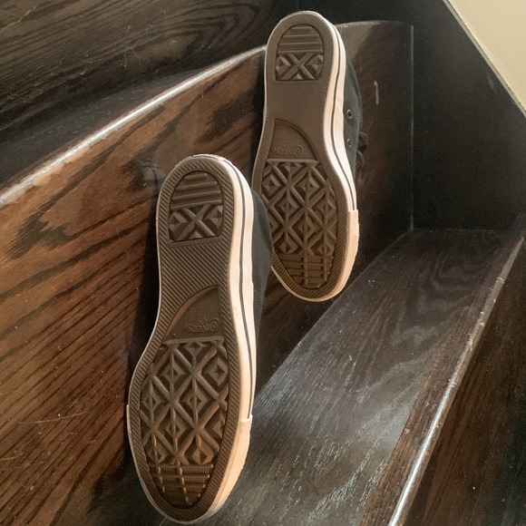 Women’s Converse Sneakers - Picture 9 of 10